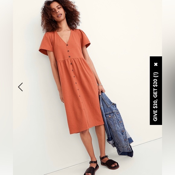 Madewell Dresses & Skirts - Seersucker Knit Button-Front Midi Dress